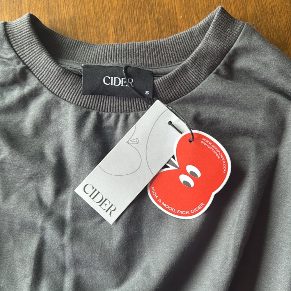 Cider Ruched Crop Sweatshirt - Picture 3 of 4